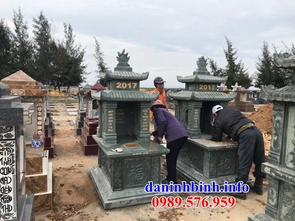 22 Mẫu mộ đá xanh rêu đơn có hai mái che đẹp bán chạy