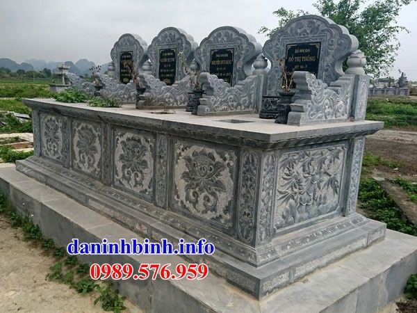 Mẫu mộ đôi bằng đá bốn ngôi liền kề nhau tại Bình Định