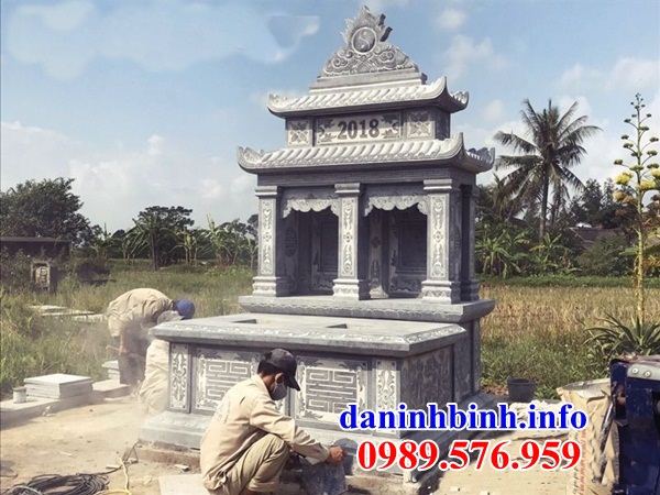 Mẫu mộ đôi bằng đá hai mái cao cấp tại Quảng Nam