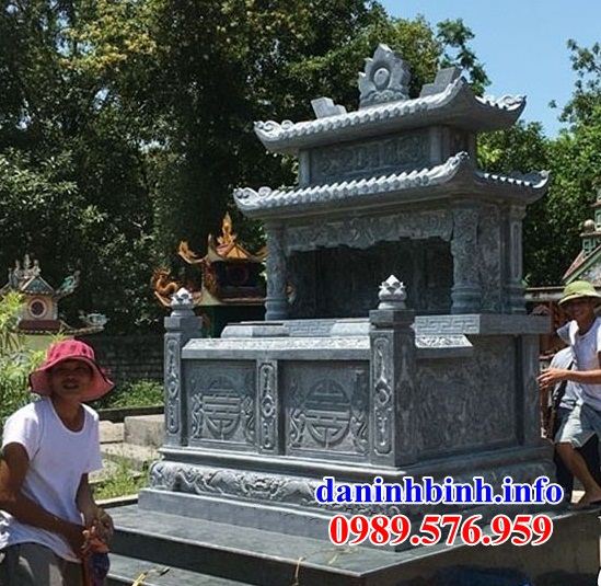 Mẫu mộ đôi bằng đá hai mái tại Ninh Thuận