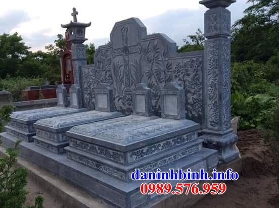 Mẫu mộ đôi gia đình bằng đá chạm khắc tinh xảo tại Sài Gòn