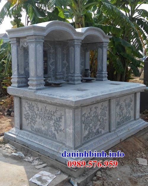 Mẫu mộ đôi gia đình bằng đá chạm trổ tứ quý tại Quảng Trị