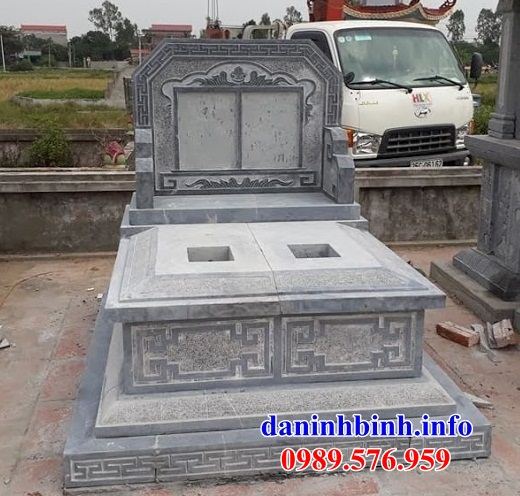 Mẫu mộ đôi gia đình bằng đá cất để tro hài cốt hỏa táng tại Quảng Trị