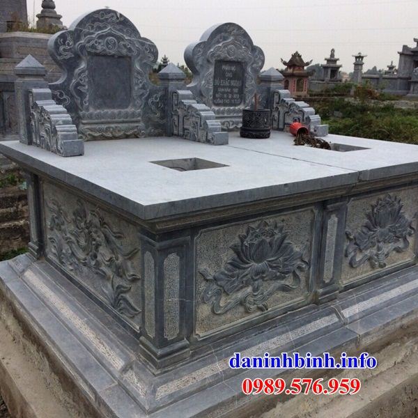 Mẫu mộ đôi gia đình bằng đá cất để tro hài cốt hỏa táng tại Sài Gòn