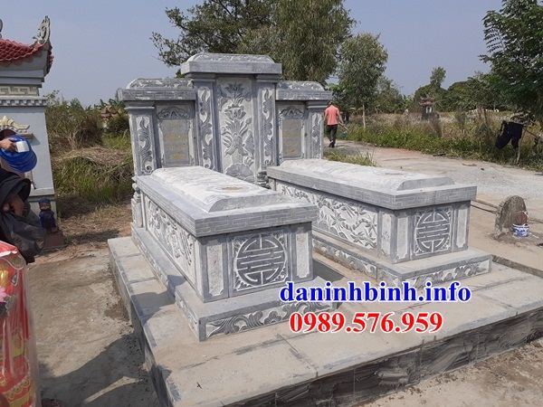 Mẫu mộ đôi gia đình bằng đá không mái tại Quảng Trị