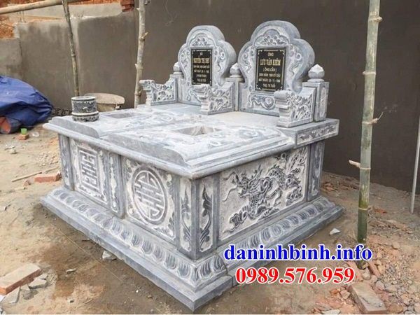 Mẫu mộ đôi gia đình bằng đá tự nhiên cao cấp tại Quảng Ngãi