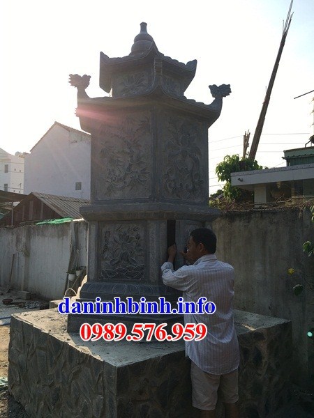Mộ tháp phật giáo bằng đá xây lắp tại Tiền Giang