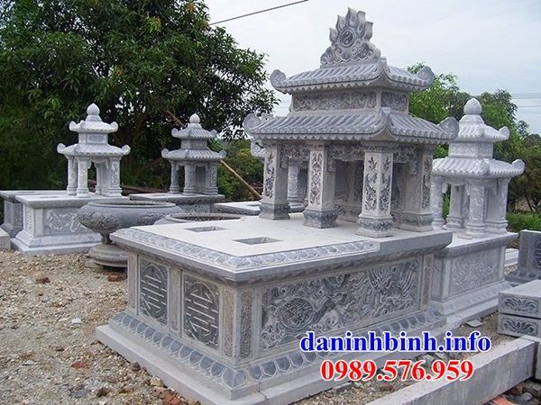 Mộ đôi bằng đá cất để tro hài cốt hỏa táng tại Tây Ninh