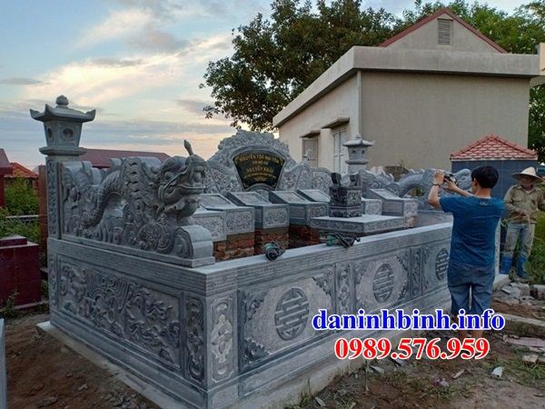 Mộ đôi bằng đá kích thước chuẩn phong thủy tại Lâm Đồng