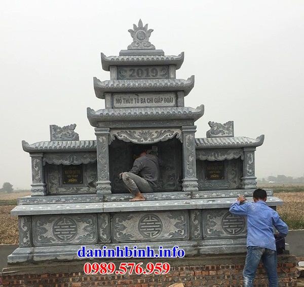 Mộ đôi bằng đá xây lắp tại Tây Ninh