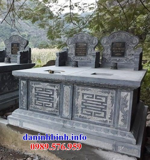 Mộ đôi gia đình bằng đá cất để tro hài cốt hỏa táng tại Đà Nẵng
