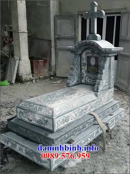Bán sẵn mộ đạo thiên chúa công giáo bằng đá cất để tro hài cốt hỏa táng đẹp tại Quảng Nam