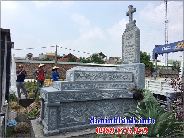 Bán sẵn mộ đạo thiên chúa công giáo bằng đá xanh tự nhiên đẹp tại Quảng Nam