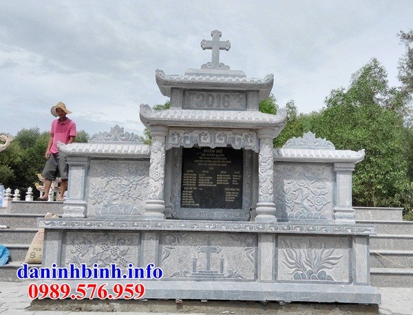 Kiểu mộ đạo thiên chúa công giáo bằng đá xanh Thanh Hóa đẹp bán tại Cà Mau
