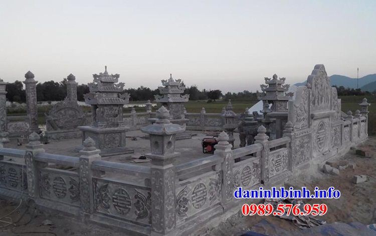 Mẫu cây hương nghĩa trang gia đình dòng họ bằng đá thi công lắp đặt bán tại Đà Nẵng