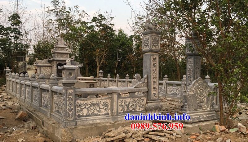 Mẫu cây hương nghĩa trang gia đình dòng họ bằng đá xanh Thanh Hóa tại Thừa Thiên Huế