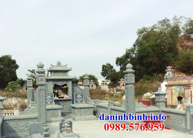 Mẫu cây hương nghĩa trang gia đình dòng họ bằng đá xanh rêu tự nhiên tại Đồng Nai