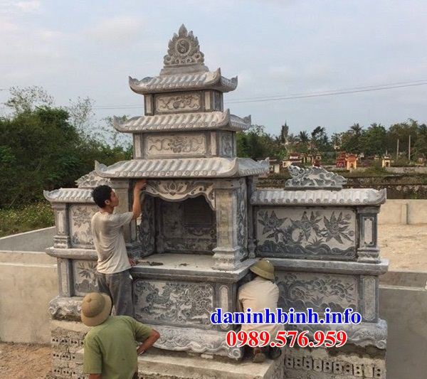 Mẫu cây hương thờ chung nghĩa trang gia đình dòng họ bằng đá chạm khắc hoa văn tinh xảo tại Quảng Bình
