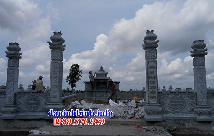 Mẫu cổng khu lăng mộ nghĩa trang gia đình dòng họ bằng đá xanh Thanh Hóa tại Long An
