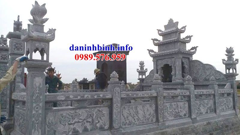 Mẫu lan can hàng tường rào khu lăng mộ nghĩa trang gia đình dòng họ bằng đá xanh Thanh Hóa tại Hậu Giang