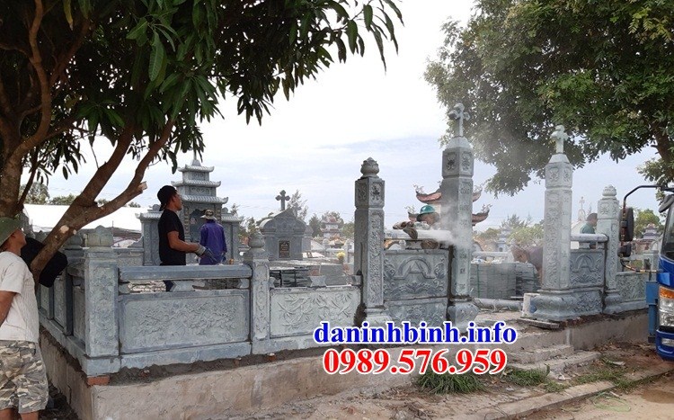 Mẫu lăng mộ đôi đạo thiên chúa công giáo bằng đá tự nhiên bán tại Bình Thuận