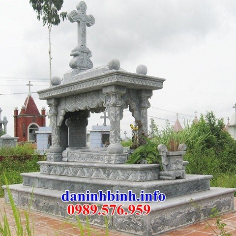 Mẫu lăng mộ đạo thiên chúa công giáo bằng đá thiết kế hiện đại bán tại Bình Thuận