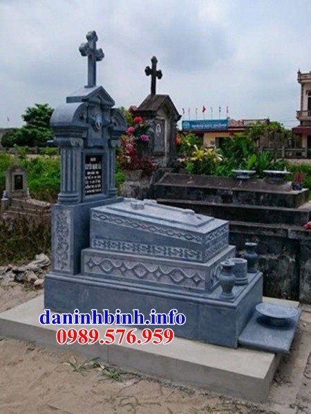 Mẫu lăng mộ đạo thiên chúa công giáo bằng đá xanh Thanh Hóa đẹp tại Bình Thuận