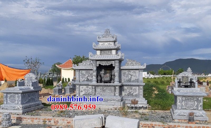 Mẫu lăng thờ chung nghĩa trang gia đình dòng họ bằng đá chạm khắc hoa văn tinh xảo tại Bến Tre