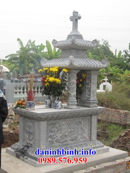 Mẫu mộ công giáo đạo thiên chúa bằng đá chạm khắc tinh xảo tại Thừa Thiên Huế