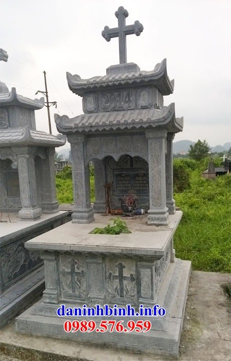 Mẫu mộ công giáo đạo thiên chúa bằng đá cất để tro hài cốt hỏa táng tại Thừa Thiên Huế