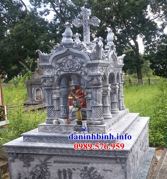 Mẫu mộ đá đạo thiên chúa tại Thừa Thiên Huế