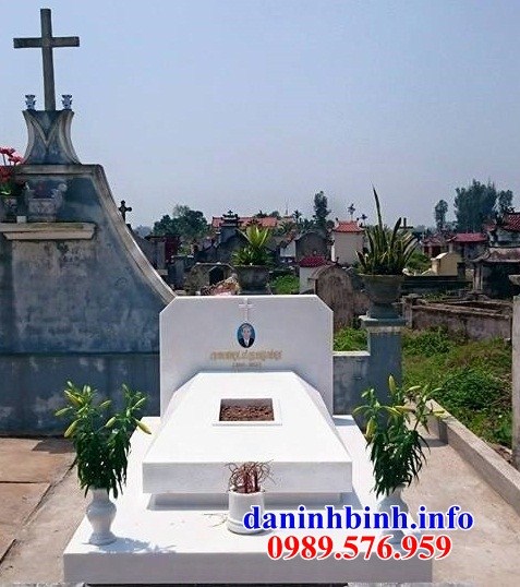 Mẫu mộ đạo thiên chúa công giáo bằng đá trắng cao cấp đẹp tại Đồng Nai