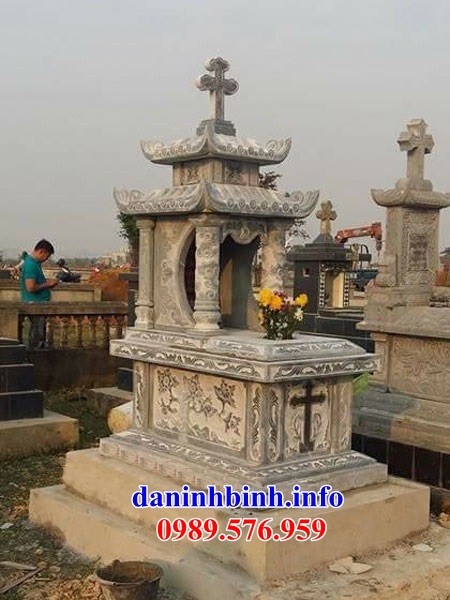 Mộ người theo đạo thiên chúa công giáo bằng đá tự nhiên bán tại Quảng Bình