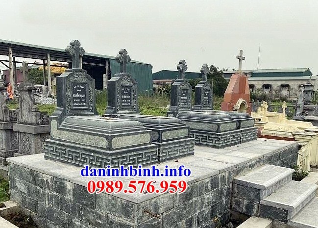 Mộ người theo đạo thiên chúa công giáo bằng đá xanh rêu cao cấp bán tại Quảng Bình