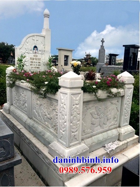 Nghĩa trang mộ công giáo đạo thiên chúa bằng đá trắng cao cấp cất để tro hài cốt hỏa táng tại Phú Yên