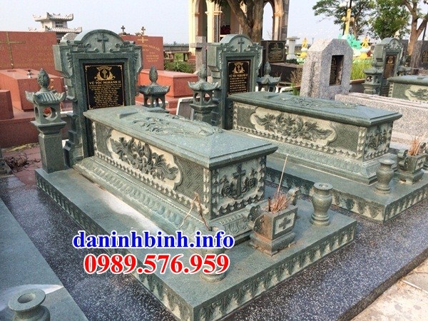 Thiết kế mộ đôi đạo thiên chúa công giáo bằng đá xanh rêu cao cấp bán tại Đà Nẵng