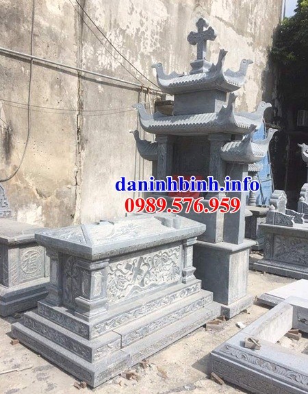 Thiết kế mộ đạo thiên chúa công giáo bằng đá xanh nguyên khối bán tại Sài Gòn