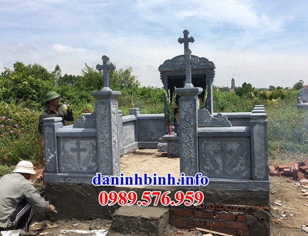 Xây lắp mộ người theo đạo thiên chúa công giáo bằng đá cất để tro hài cốt hỏa táng đẹp tại An Giang