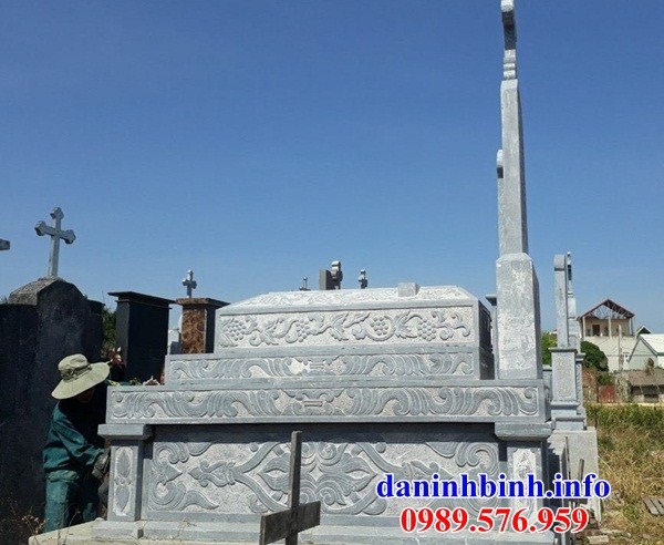Xây lắp mộ người theo đạo thiên chúa công giáo bằng đá xanh Thanh Hóa đẹp tại An Giang