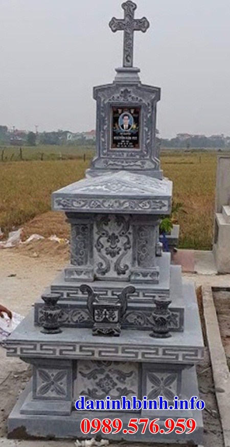 Xây lắp mộ người theo đạo thiên chúa công giáo bằng đá xanh nguyên khối đẹp tại An Giang