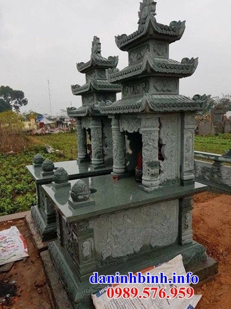 Hình ảnh mộ ba mái bằng đá xanh rêu cao cấp đẹp tại Đắk Nông