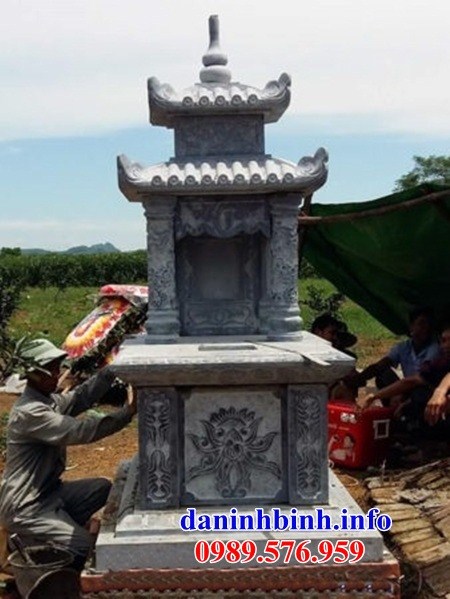 Hình ảnh mộ hai mái bằng đá cất để tro hài cốt hỏa táng đẹp tại Đắk Nông
