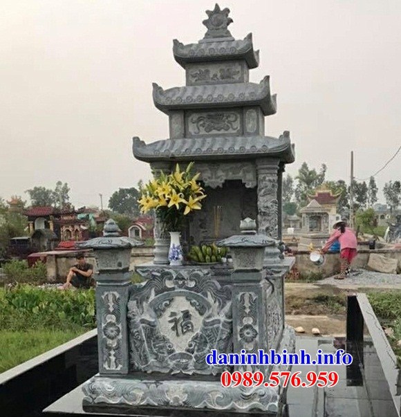 Lăng mộ ba mái bằng đá mỹ nghệ cất để tro hài cốt hỏa táng tại Quảng Nam