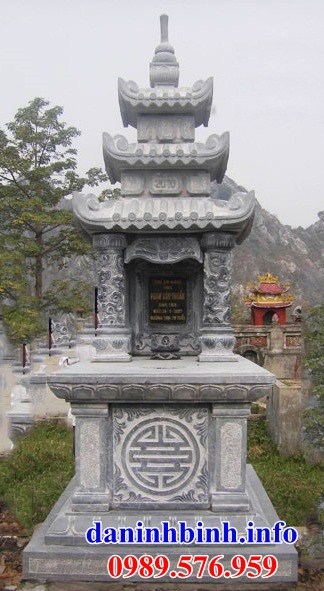 Lăng mộ ba mái bằng đá mỹ nghệ tự nhiên tại Quảng Nam