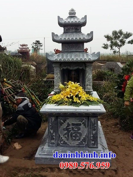 Lăng mộ ba mái bằng đá xanh cất để tro hài cốt hỏa táng đẹp tại Quảng Ninh