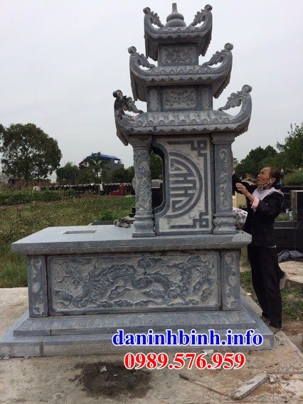 Lăng mộ ba mái bằng đá xanh kích thước chuẩn phong thủy đẹp tại Quảng Ninh