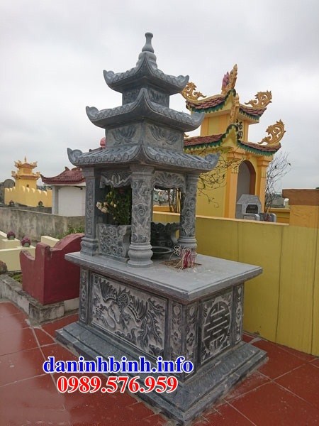 Lăng mộ ba mái bằng đá xanh nguyên khối đẹp tại Quảng Ninh