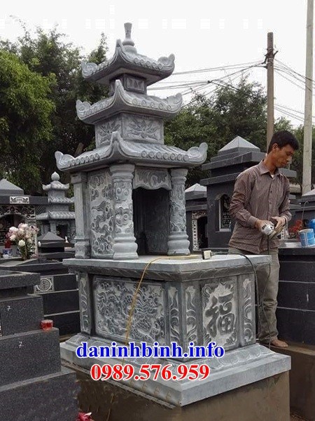 Lăng mộ ba mái bằng đá xanh thi công lắp đặt đẹp tại Quảng Ninh