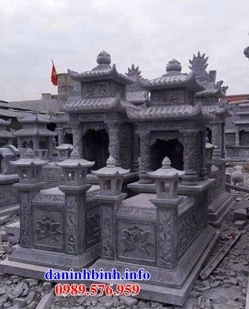 Lăng mộ đôi hai mái bằng đá cất để tro hài cốt hỏa táng tại Ninh Thuận