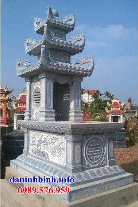 Mẫu mộ ba mái bằng đá xanh chạm khắc hoa văn tinh xảo đẹp tại Đồng Nai